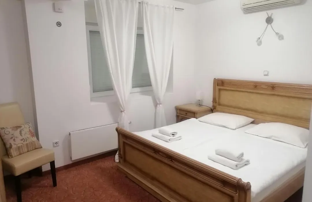 Hotel Garny Pleso-1