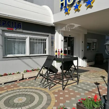 Hotel Garny Pleso-3